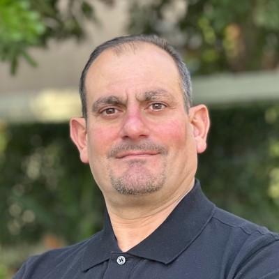 Tek2Biz founder portrait